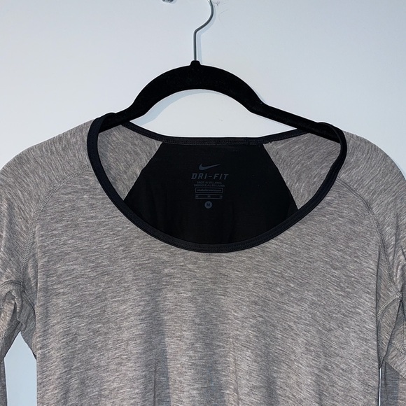 NIKE Gray & Black Mesh Back DriFit Long Sleeve Top Size: M - Picture 2 of 7